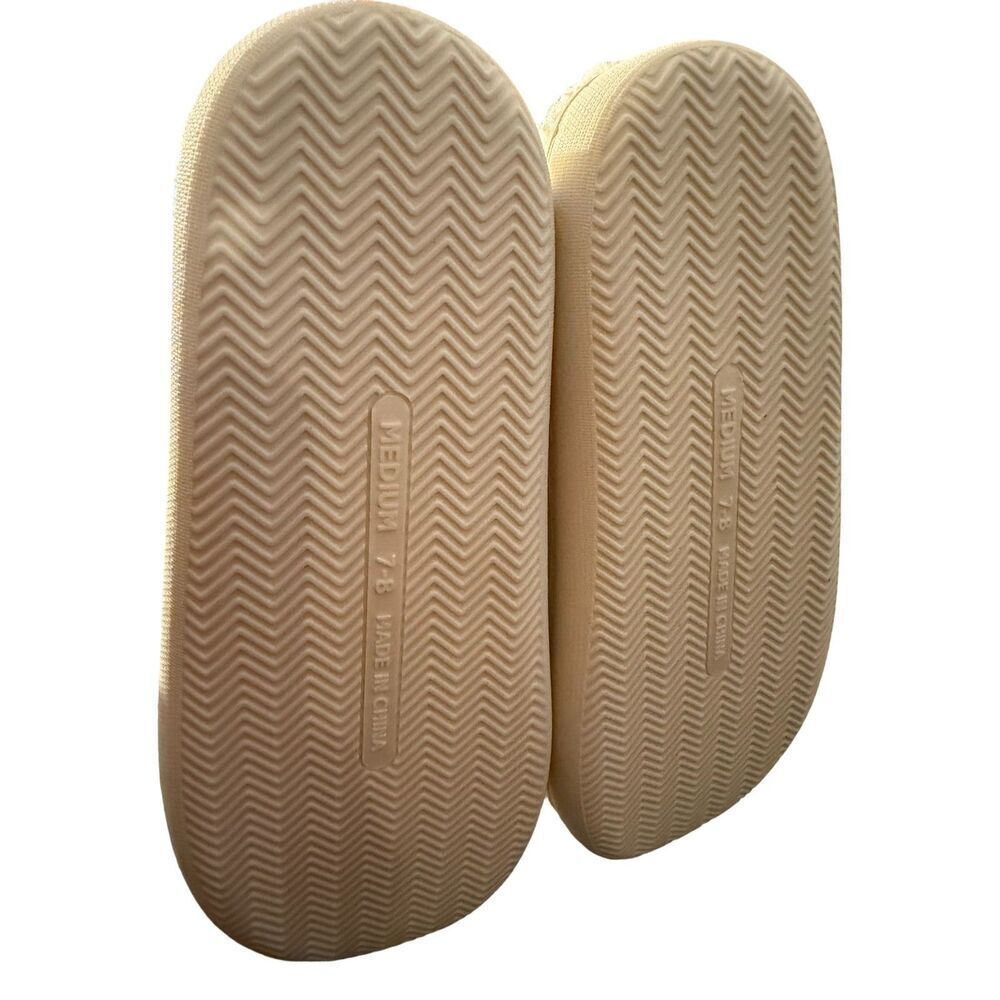 NWT Sugar & Spice Women's Happy Face Plush Slippers White/Yellow Size M (7-8) - Picture 5 of 7